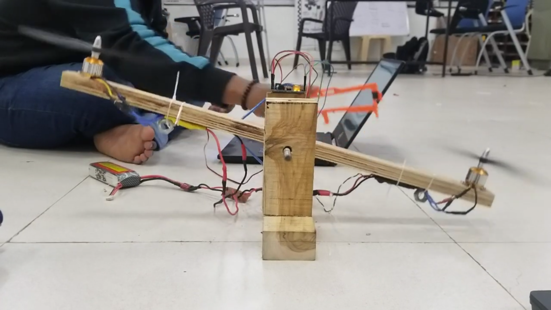 Two-Arm Quadcopter Balance System
